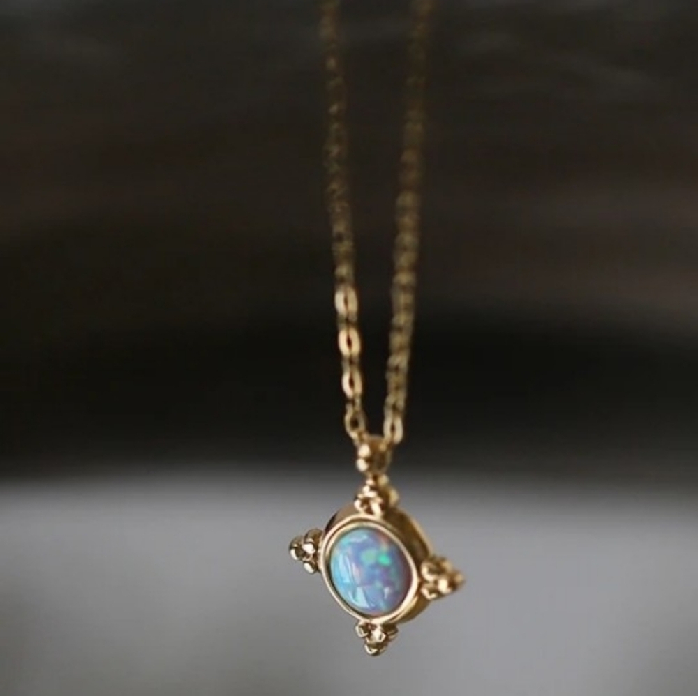 FABULOUS Blue Fire Opal Star; Stud Post Dainty Gold Link 16" Necklace. NEW